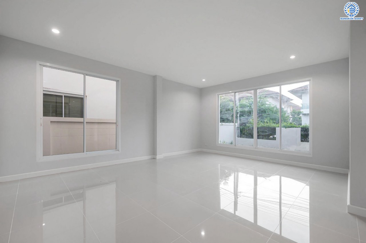 บ้านมือสองตกแต่งใหม่ โครงการ เดอะเวอรีเดียนโฮม กาญจนาภิเษก เนื้อที่กว้าง 75 ตร.ว. ฟังก์ชัน 3 ห้องนอน 4 ห้องน้ำ 1 ห้องอเนกประสงค์ 1 ห้องแม่บ้าน จอดรถได้ 2 จอด บนทำเลดี ติดถนนกาญจนาภิเษก เชื่อมต่อถนนรัตนาธิเบศร์ ถนนนครอินทร์ ถนนกาญจนาภิเษก ใกล้รถไฟฟ้าสายสีม่วง "สถานีตลาดบางใหญ่" และจุดขึ้นทางด่วน "ศรีรัช"...